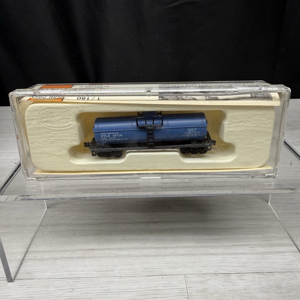 Con-Cor 001-556003-4 N scale 39' Tank Car UTLX Blue